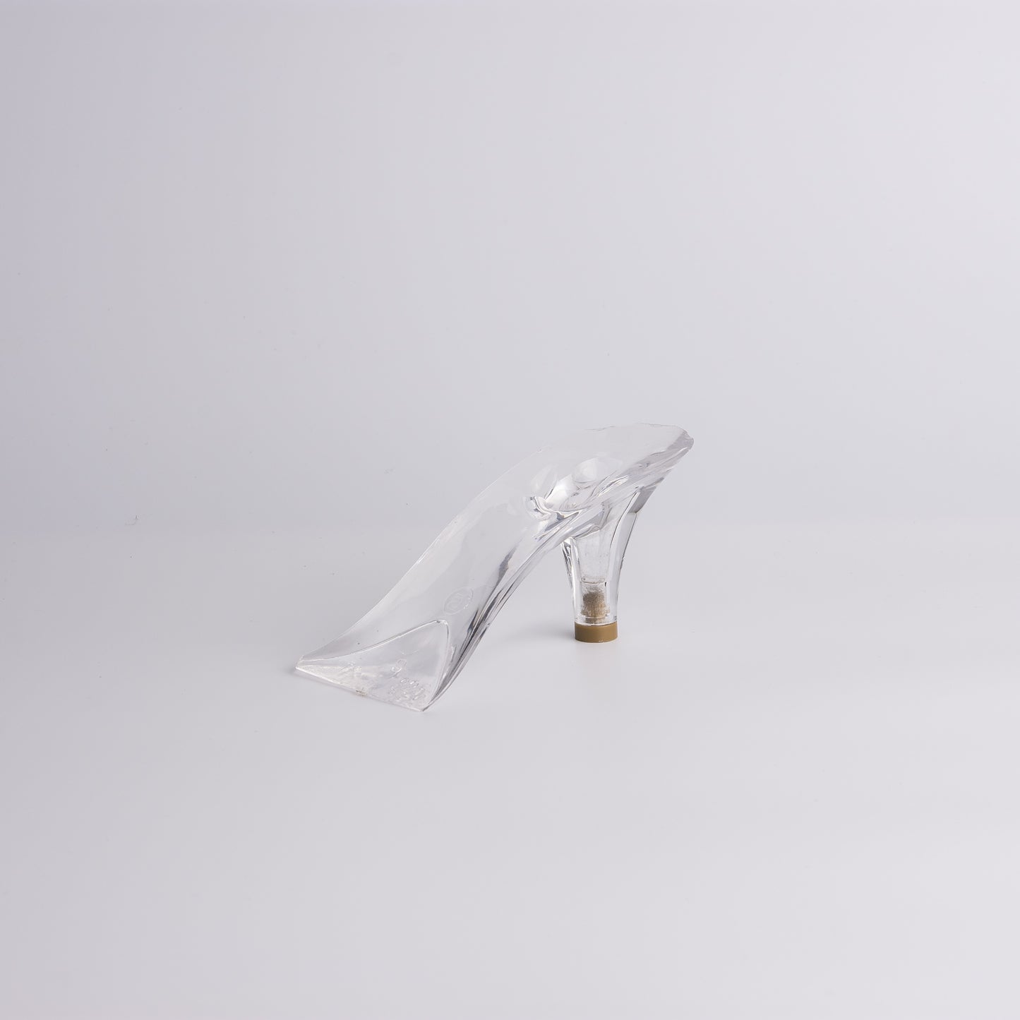 
                  
                    Acrylic shoe sole
                  
                