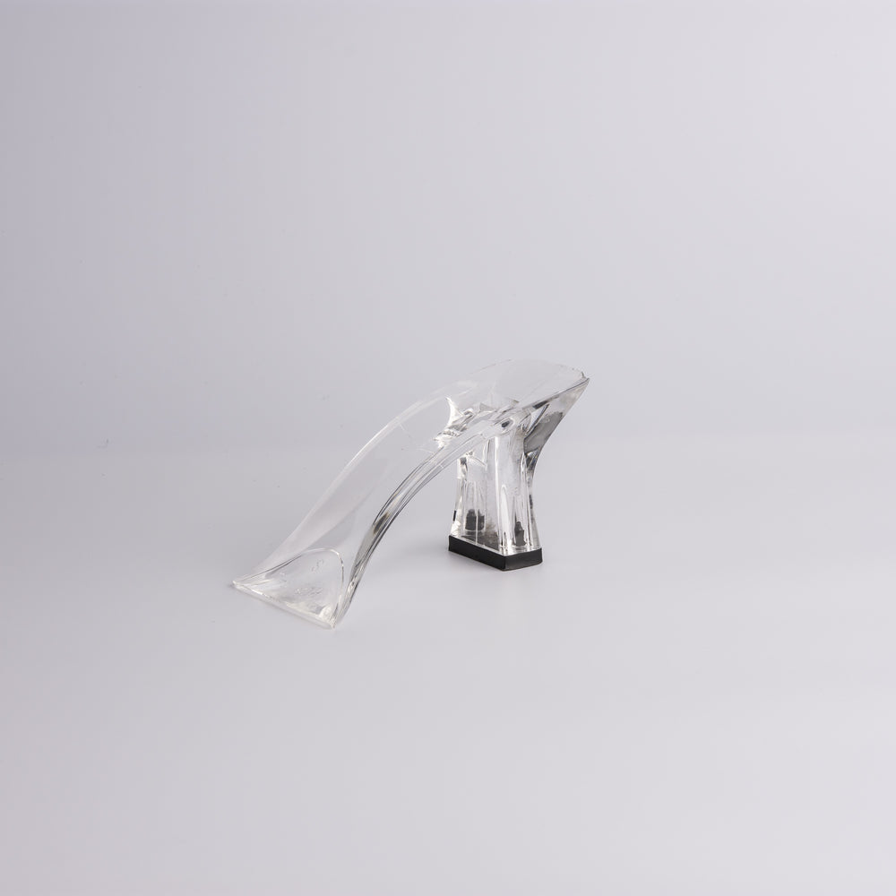 
                  
                    Acrylic shoe sole
                  
                