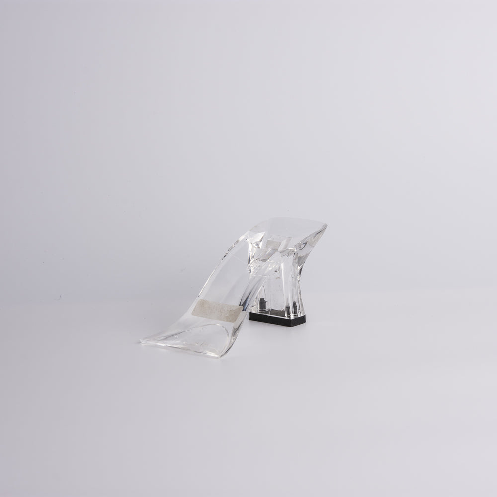 
                  
                    Acrylic shoe sole
                  
                