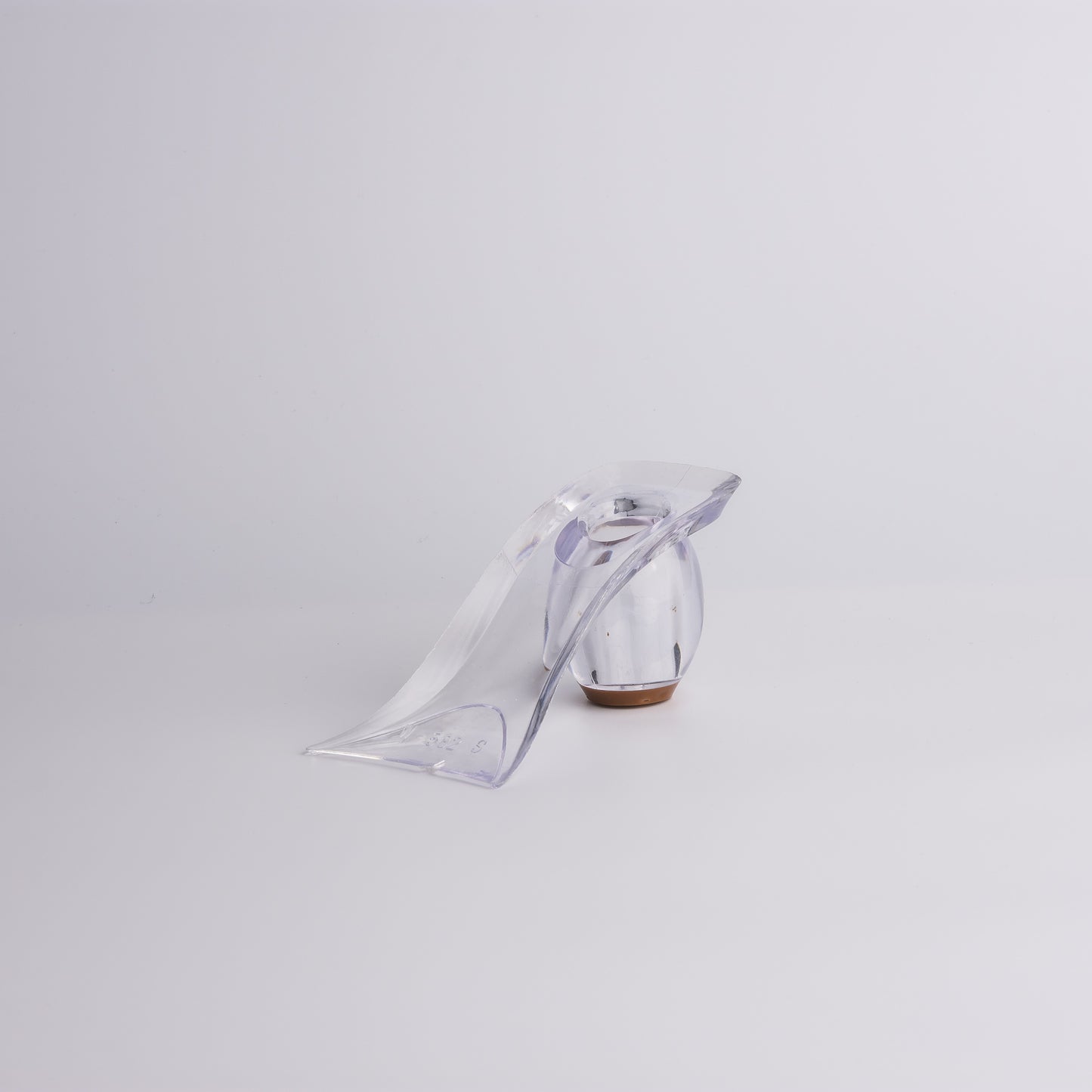 
                  
                    Acrylic shoe sole
                  
                