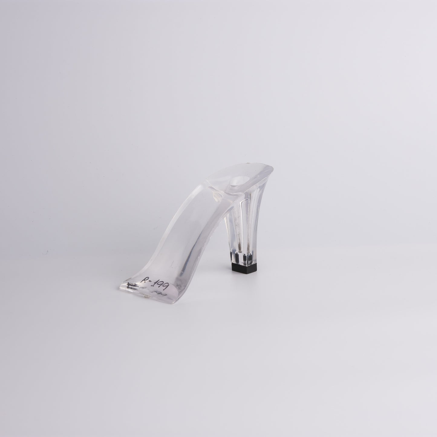 
                  
                    Acrylic shoe sole
                  
                